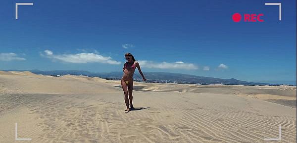  PISS PISS TRAVEL - Funy in micro bikini girl public pissing in Maspalomas dunes Canarias